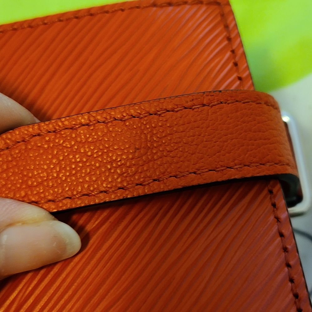 Louis vuitton TWIST TOTE - Picture 4 of 11